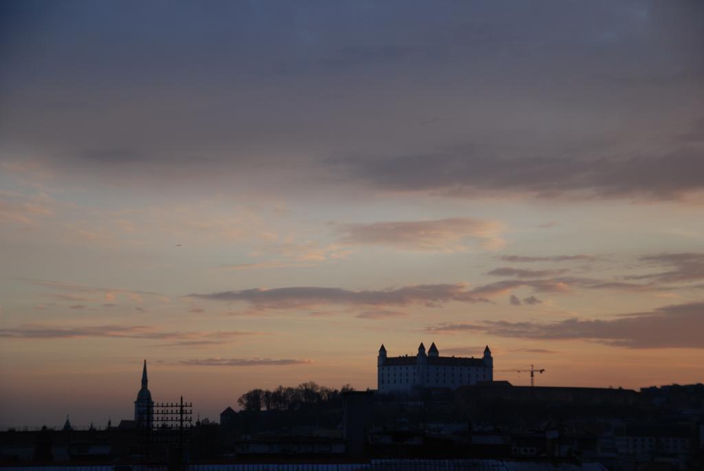 Stay In City Apartment Bastova Bratislava Esterno foto