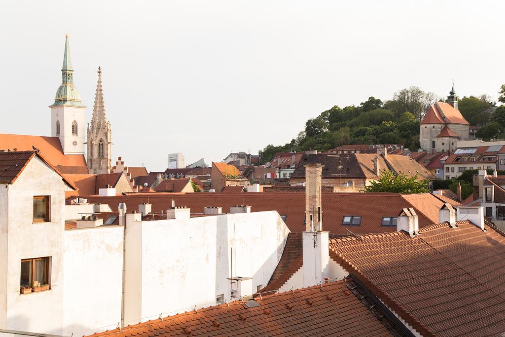 Stay In City Apartment Bastova Bratislava Esterno foto