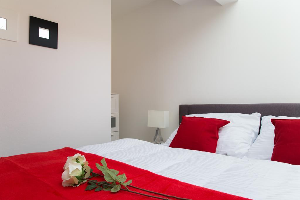 Stay In City Apartment Bastova Bratislava Esterno foto