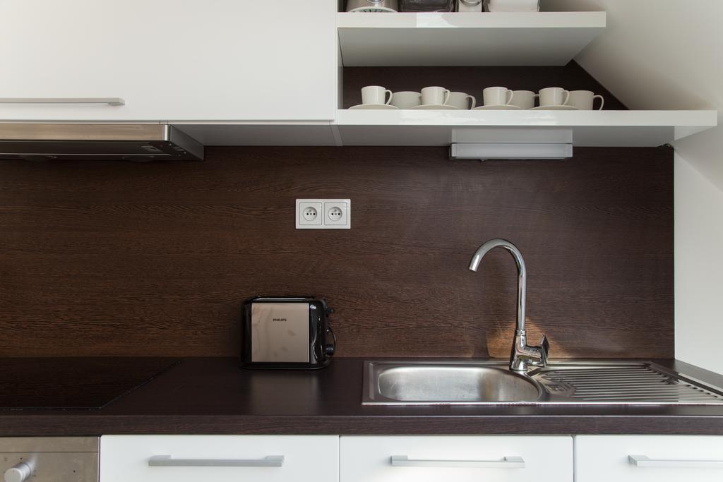 Stay In City Apartment Bastova Bratislava Esterno foto
