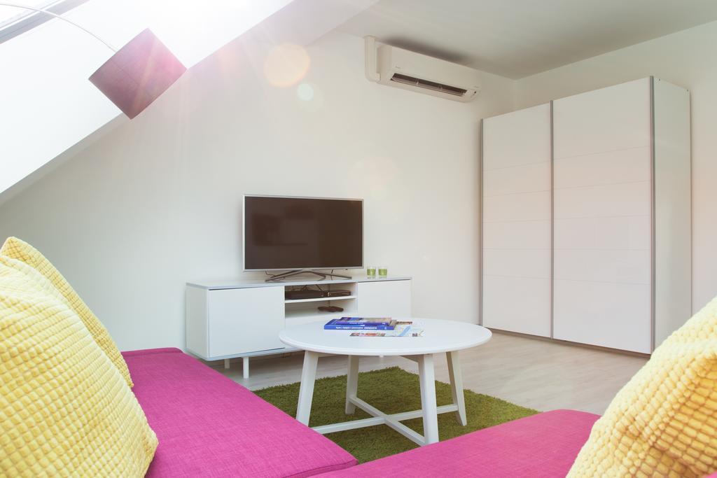 Stay In City Apartment Bastova Bratislava Esterno foto